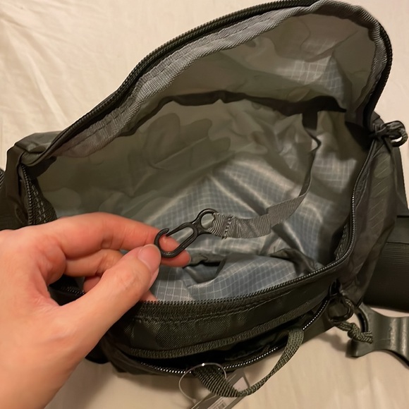 NWT Fanny Pack Bag - Picture 8 of 9